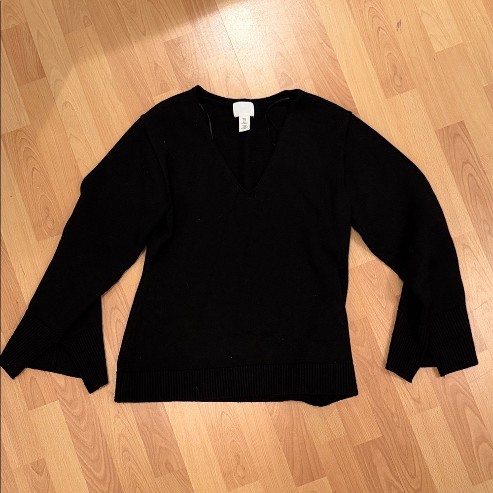 H&M Elegant Black V-Neck Sweater